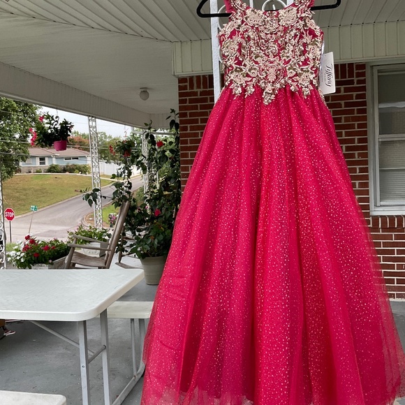 Tiffany wine/gold  pageant dress little girl size 8, new with tags - Picture 13 of 14